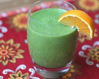 Зеленый смузи со шпинатом