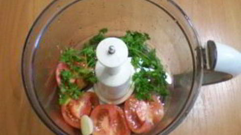 зеленый коктейль с помидорами