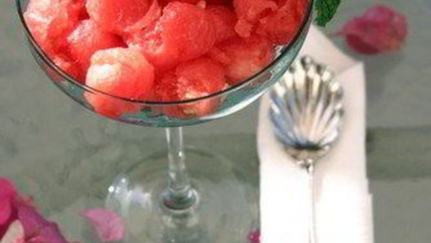 Рецепт арбузного салата с ромом и мятой