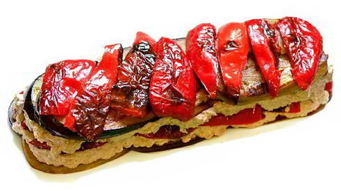 чесночно-ореховый салат с баклажанами и перцем