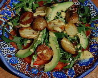 Картофельный салат с авокадо и домашним майонезом