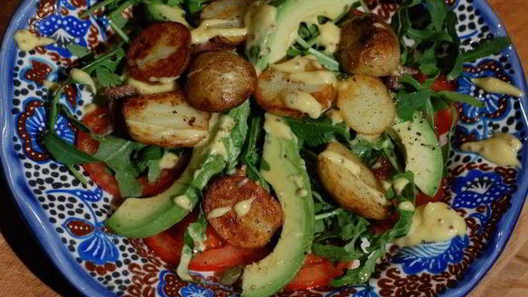 Рецепт Картофельного салата с авокадо и домашним майонезом