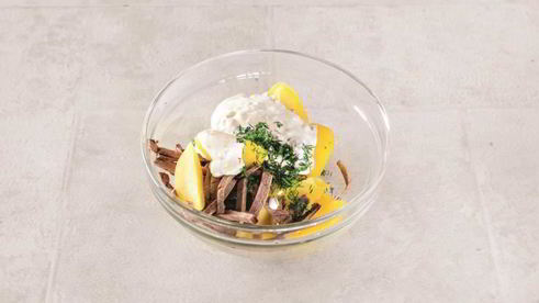 картофельный салат с говядиной