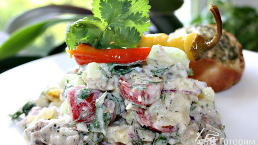 Рецепт картофельного салата с мясом гирос и дзадзики