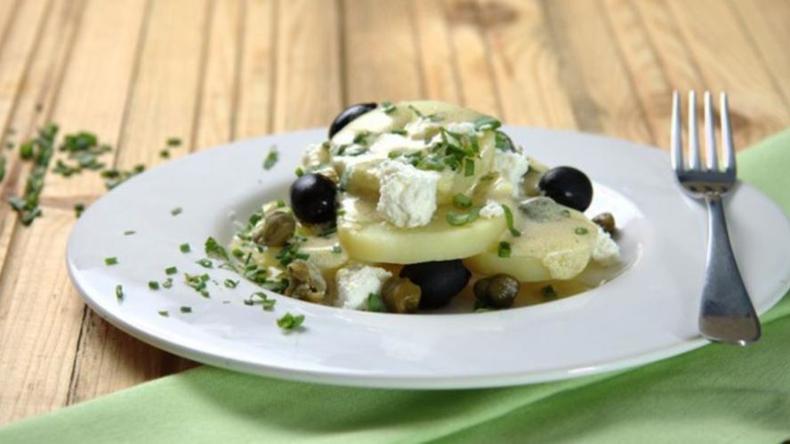 Рецепт картофельного салата с сыром фета