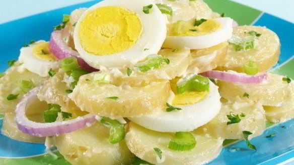 Рецепт Картофельного салата с зеленью и сливочным соусом