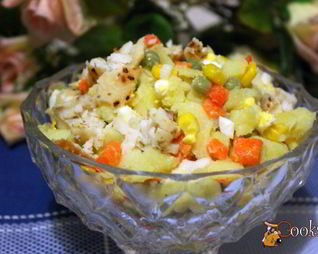 Картофельный салат с жареной тилапией