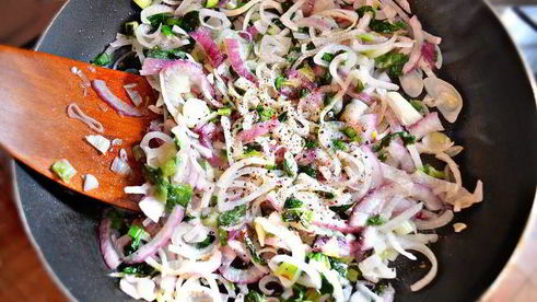 салат из картофеля и черемши