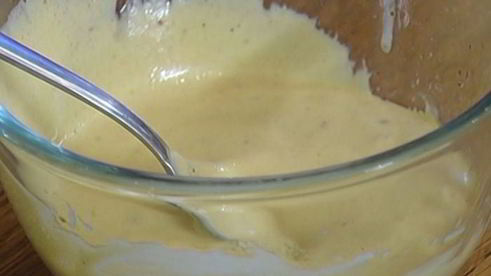 салат из молодого картофеля с сельдью и редиской