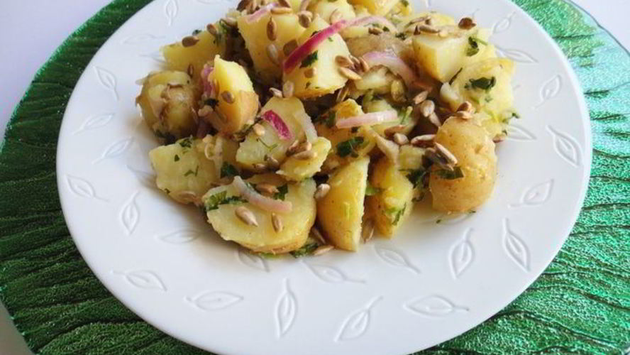 Рецепт салата из молодого картофеля