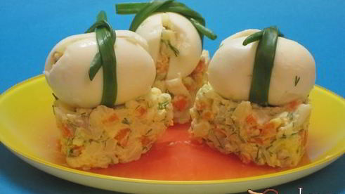 салат картофельный с сельдью