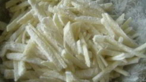 салат с картофелем фри