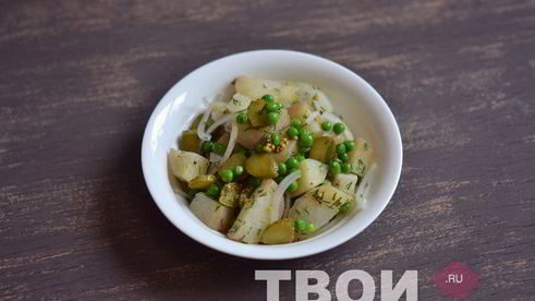 салат с картофелем и зеленым горошком