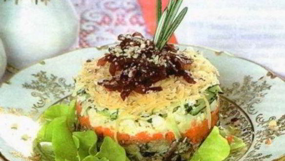 Рецепт Слоеного картофельного салата со шпротами и маслинами