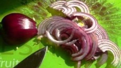 теплый салат с молодым картофелем