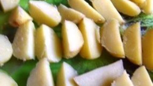 теплый салат с молодым картофелем