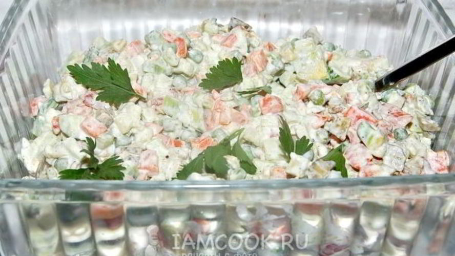 Рецепт оливье с авокадо и семгой