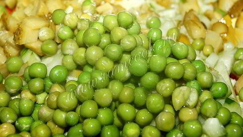 оливье с авокадо и семгой