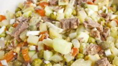 салат оливье новогодний