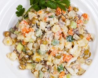 Салат Оливье с бужениной