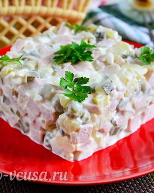 Салат Оливье с колбасой без моркови