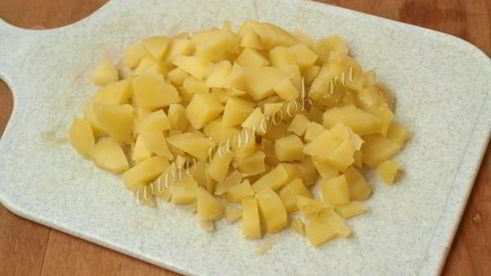 салат оливье с колбасой