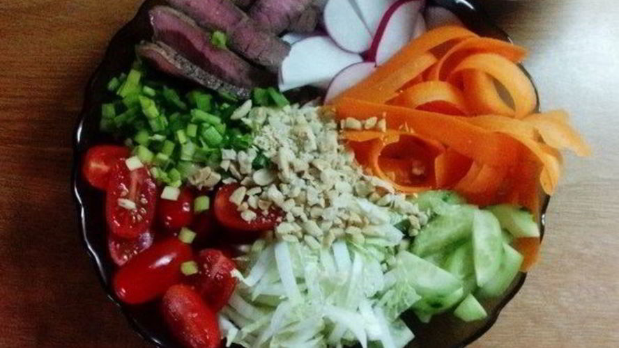 Рецепт острого овощной салат с говядиной