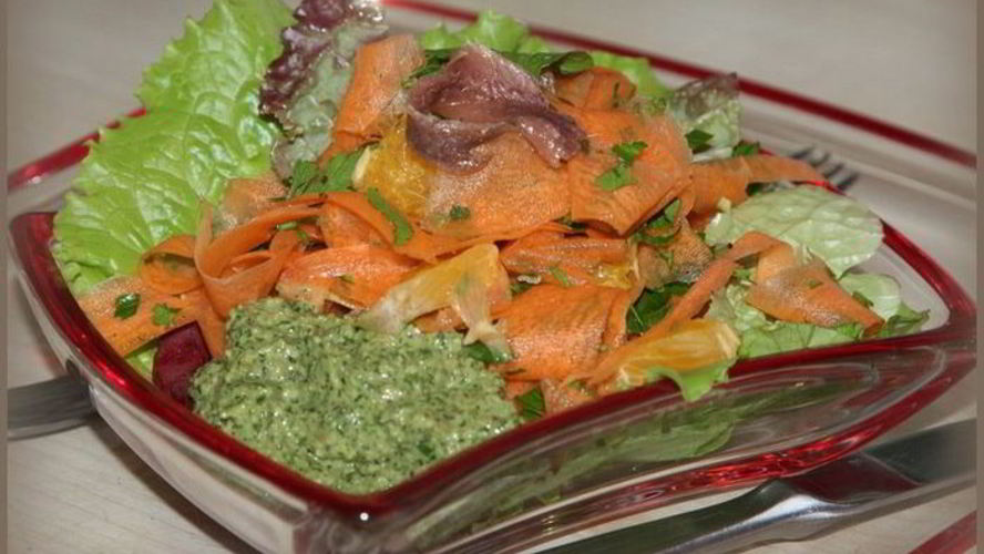 Рецепт овощного салата с маринованной свеклой