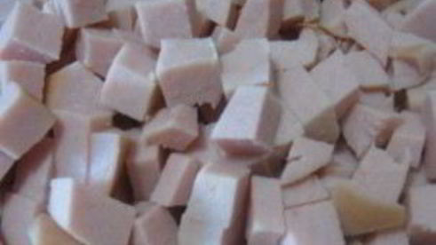 простой салат с вареной колбасой