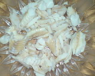 Рыбный салат с вином