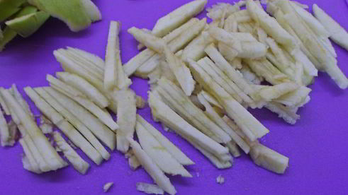 салат из моркови, капусты и яблока