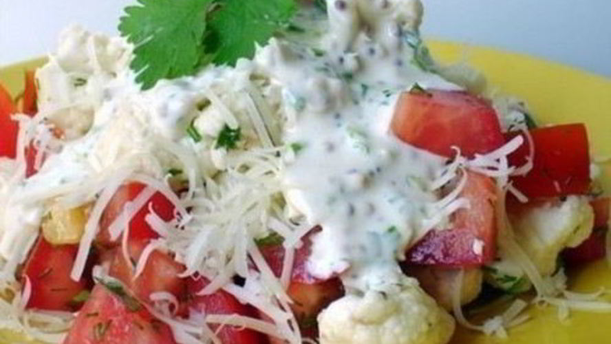 Рецепт салат из цветной капусты с помидорами и сыром под сметанным соусом