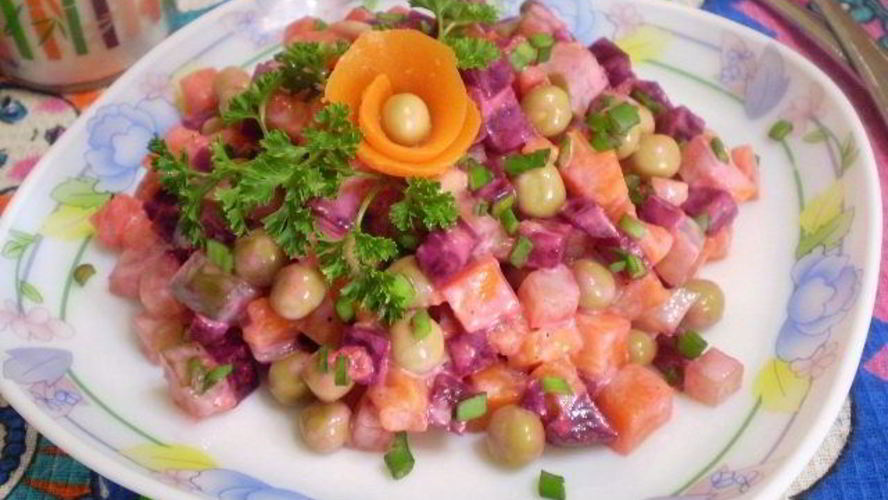 Рецепт салата к вареникам