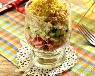 Салат-коктейль с кальмарами