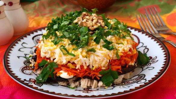 Рецепт Салата Марсель с курицей и черносливом