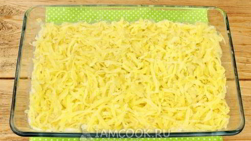 курица с лисичками, запеченная под шубой