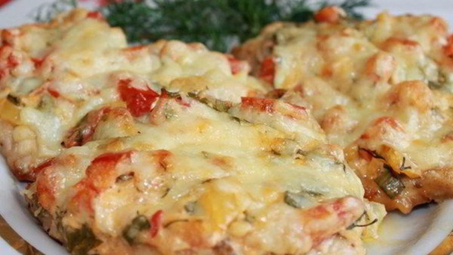 Рецепт сочной куриной грудки под шубой в духовке