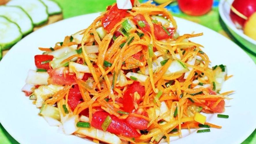 Рецепт салата помидор, морковь, яблоко