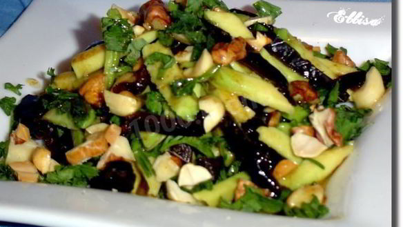 Рецепт Салата постного с авокадо, черносливом, орехами