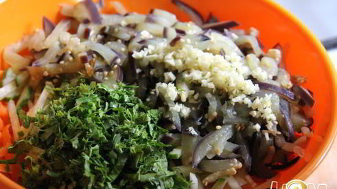 салат с баклажанами любочка