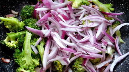 салат с брокколи и дайконом