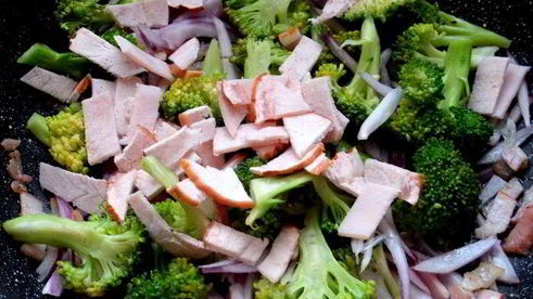 салат с брокколи и дайконом