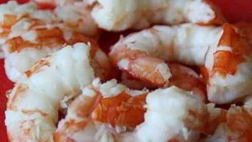 салат с дыней и креветками