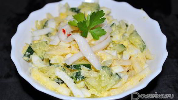 Рецепт Салата с кальмаром, луком, огурцами и яйцом