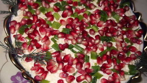 Рецепт Салата с копченой куриной грудкой и яйцами