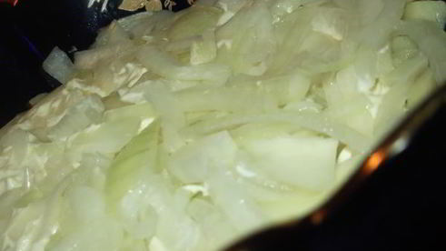 салат с копченой куриной грудкой и яйцами