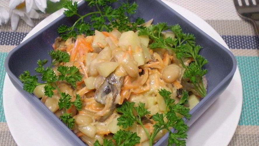 Рецепт салата с корейской морковкой и фасолью