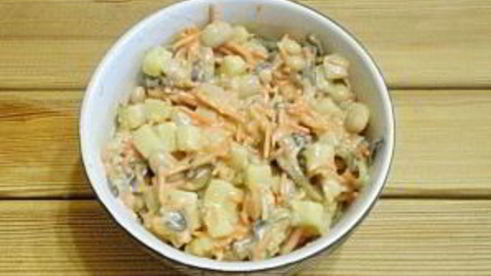 салат с корейской морковкой и фасолью