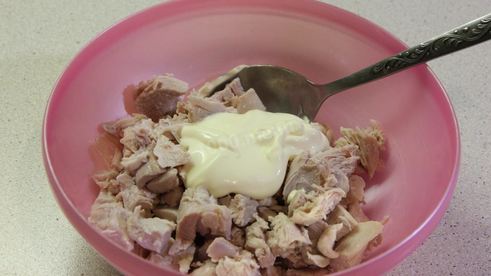 салат с курицей в грейпфруте