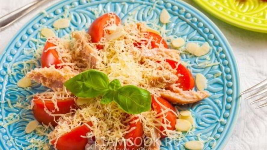 Рецепт салата с миндалем и курицей